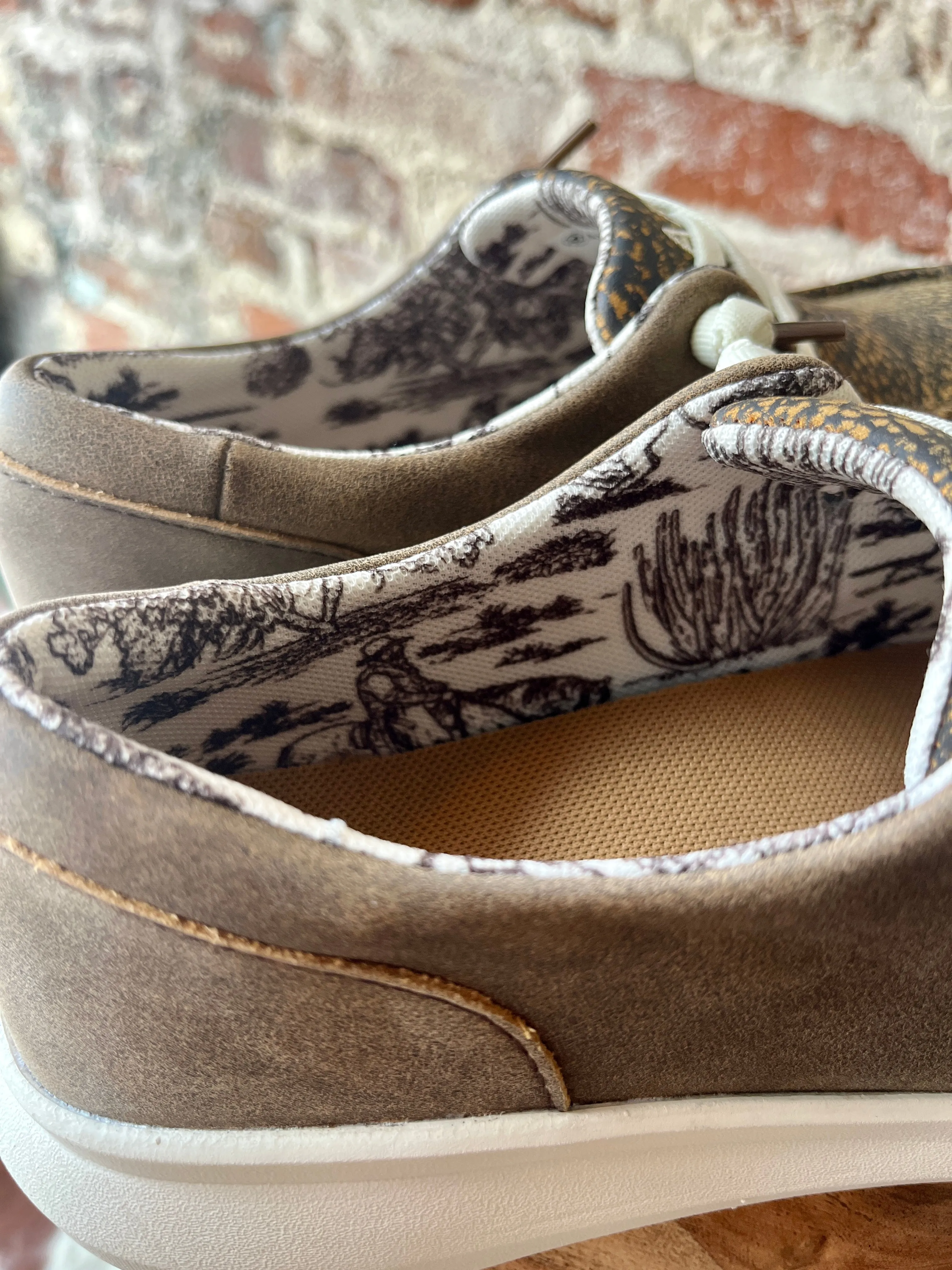 Ariat Hilo Slip-On Shoe [Distressed Hide]