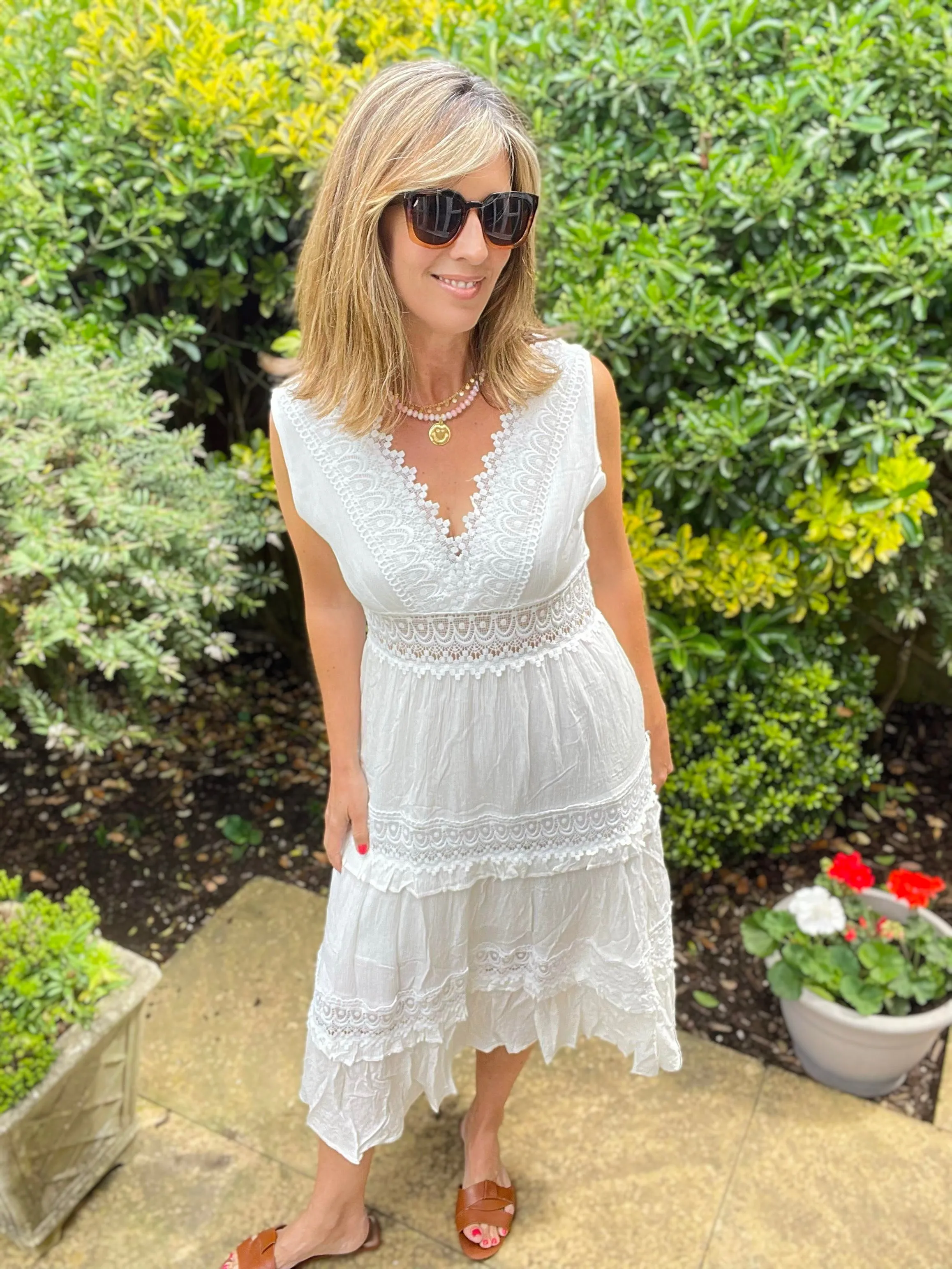 White V neck detailed dress